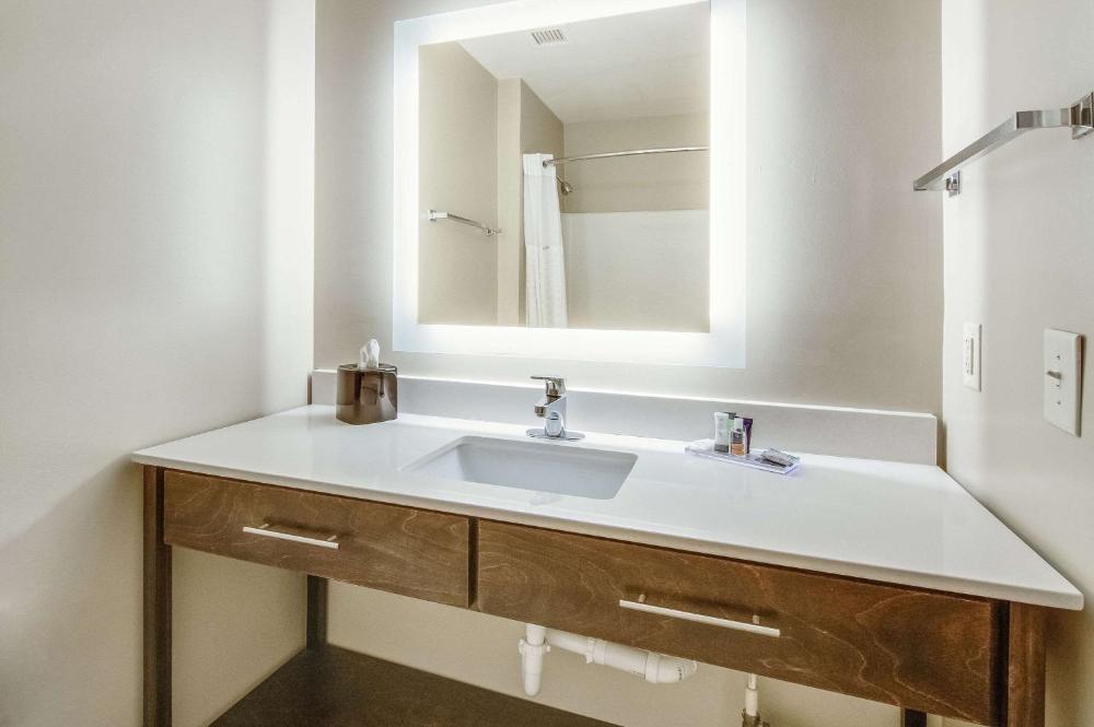 King Suite - Non Smoking interior